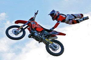 Nedēļas nogalē Ķegums aicina uz Moto Frīstaila šovu