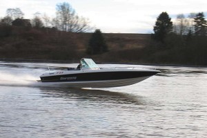 Pēc pakaļdzīšanās uz ūdens aiztur iereibušu kutera vadītāju