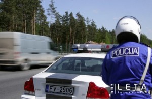 Jāņos policija sola pastiprināti ķert dzērušos autovadītājus