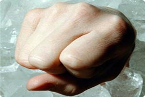 Grīziņkalnā nosit divus un piekauj vēl trīs cilvēkus