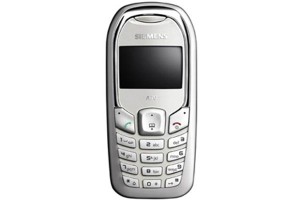 Briti katru gadu nolaiž podā gandrīz miljonu mobilo telefonu