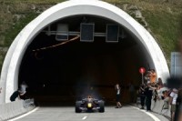 F1 pilots Deivids Kulthards uzstāda Bratislavas ātruma rekordu