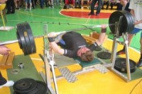 Noslēdzies 1. Latvijas čempionāts svaru stieņa spiešanā uz atkārtojumu skaitu