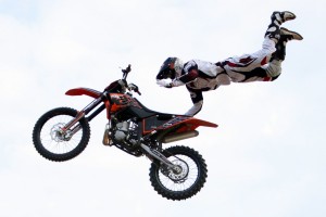 Red Bull moto frīstaila šovs Rīgā jau šajā nedēļas nogalē