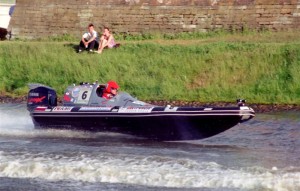 Divas lieliskas uzvaras Pasaules čempionātā 24 stundu braucienā ātrumlaivām