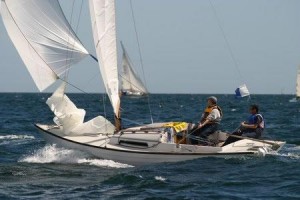 Latvieši izcīna godalgotas vietas Pasaules čempionātā burāšanā Mikro klasē