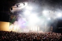 Essential KnockOUT megapārtijas apmeklētājiem no lietus nav jābaidās!