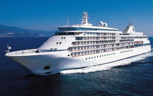 Andrejsalā piestās kruīza kuģis "Silver Shadow"