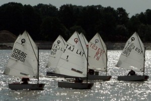 Latvijas Atklātajā čempionātā burāšanā galveno balvu izcīna igaunis Peeter Kask