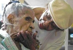 Japānā 114 gadu vecumā mirusi pasaules vecākā iedzīvotāja