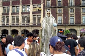 Meksikāņu svētā Nāve maina savu tēlu