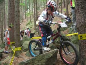 Deviņgadīgais triālists Arvis Dermaks pasaules čempionāta posmā izcīna otro vietu