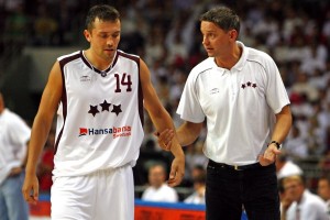 Spēlē ar Spāniju, iespējams, nevarēs palīdzēt Kristaps Janičenoks