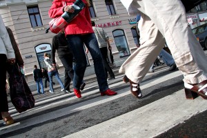 Ceļu satiksmes negadījumos vakar cieta daudz gājēju