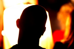 Rīgā no automašīnas nozog somu ar 43 000 latu