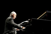 Kinokomponists Maikls Nīmans un viņa koncerts