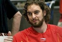 Spānijas basketbolisti uzvar Eiropas čempioni Grieķiju un iekļūst finālā