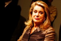 Katrīna Denēva Losandželosā saņems balvu par ieguldījumu kino