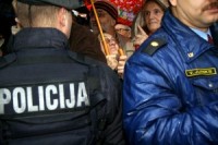 Pie Saeimas ēkas atkal pikets