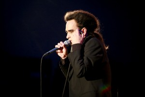 Rūgtā romantika universitātē – Deine Lakaien