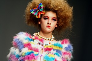 Dāņu mākslinieces Nikolīnes Līvas Andersenas tērpu skate