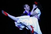 Pasaulslavenā mūzikla “Vestsaidas stāsts” izrādes aicina ciemos arī šogad