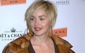 Sindija Laupere savu neatkārtojamo balsi iegūst ar hēlija palīdzību