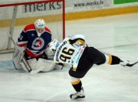 "Liepājas metalurga" hokejisti "Samsung" līgas spēlē pārspēj "Rīga 2000" komandu