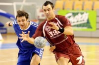 Pirmie pretinieki sakauti