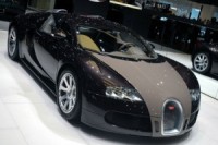 2008.gada Bugatti Veyron maksās 2,4 miljonus