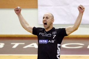 Pretiniekus "sausajā" atstāj gan „Lāse-R”, gan SK „Rīga” komandas