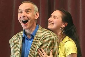 Nāvīgs farss vienā cēlienā