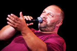 UFO radījis jaunu dziesmu par satiksmes drošību – „Skaties 2x 2x!“