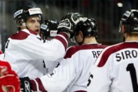 Latvijas izlase Dāniju uzveic "bullīšos"