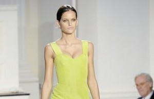 Jaunākās modes tendences izlaiduma tērpiem