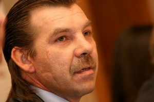 Oļegs Znaroks paliek Latvijas hokeja izlases galvenā trenera amatā