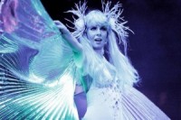 Sensation White uzstāsies arī pašmāju Ella