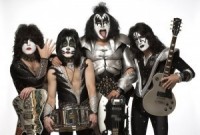 Vērienīgais „KISS” šovs teju nosvilina „Arēnu Rīga”!