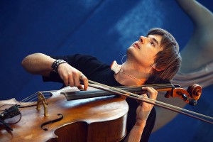 ”Melo – M” un deju grupas „Dzirnas” izrāde „Apstājies” apceļo Latviju