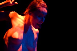 Dejas, skaņu, dzejas un video improvizācijas pasākums “ceļu galos plīv acis”