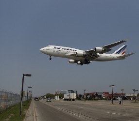 Pāris par smagu, lai paceltos lidmašīna