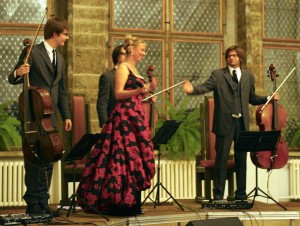 "Melo-M" saviļņo igauņus