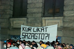 FOTO: Demonstrācija un sekojošās nekārtības Vecrīgā