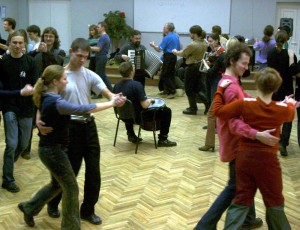 Rīgas Danču klubs aicina uz deju vakariem