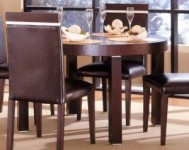 Virtuves galds- ģimenes pulcēšanas vieta