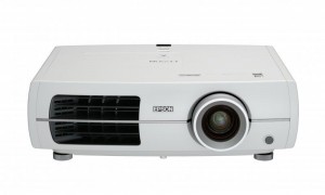 EPSON prezentē elegantu projektoru EH-TW3000 ar 10 bitu procesoru