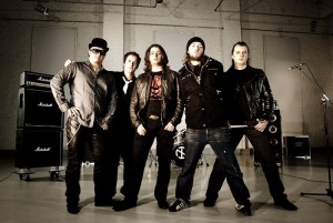 Rokgrupa uzspļauj krīzei un filmē visdārgāko klipu