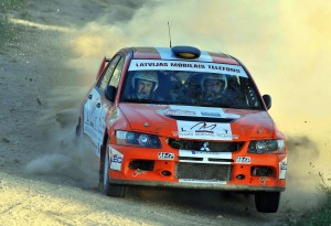 Neikšāns/Dzirkals uz starta; sekojiet līdzi notikumiem Autosport.lv