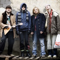 „The Hobos” jubilejas koncerts būs skatāms interneta tiešraidē