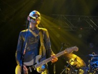 „The Smashing Pumpkins” meklē bundzinieku